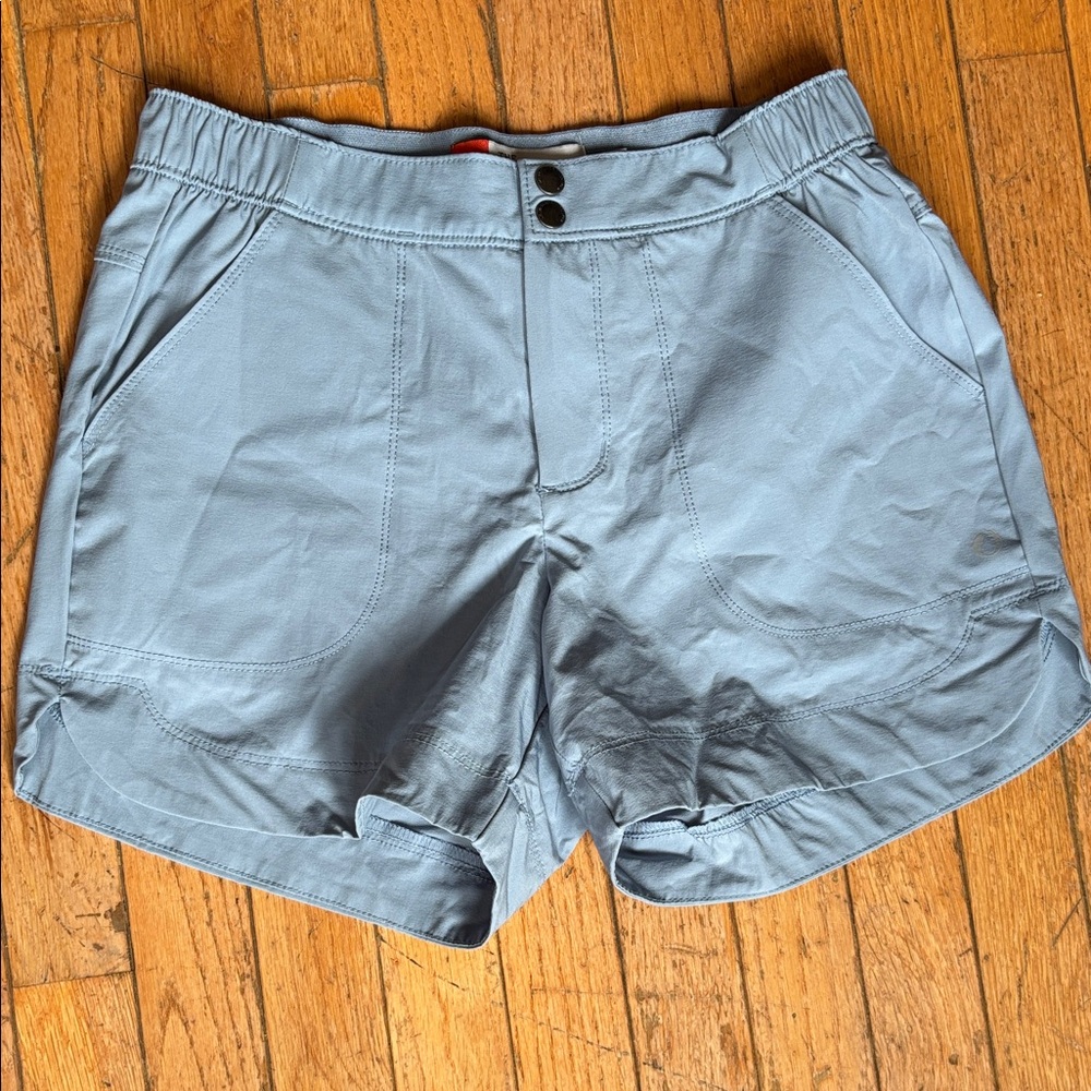 The American Outdoorsman women’s Light Blue Shorts small